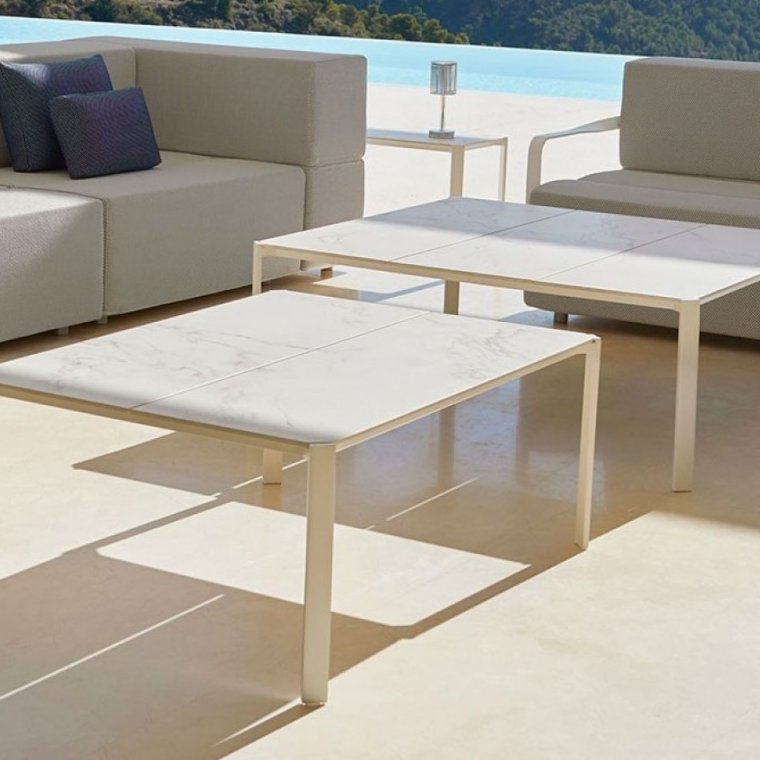 chill-out-mesas-dekton-vondom-2-.jpg